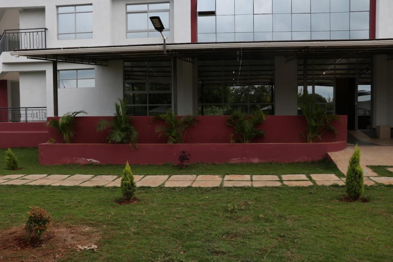 Paraiso Gardens Hotel Wote Exterior foto